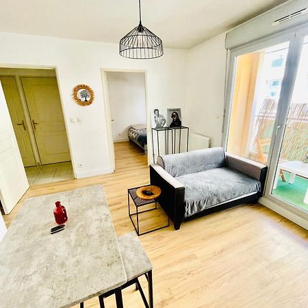 Appartement Avec Place De Parking Et Piscine Villefranche-sur-Saône Kültér fotó