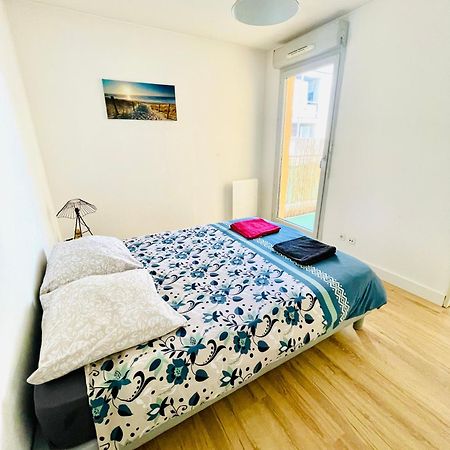 Appartement Avec Place De Parking Et Piscine Villefranche-sur-Saône Kültér fotó